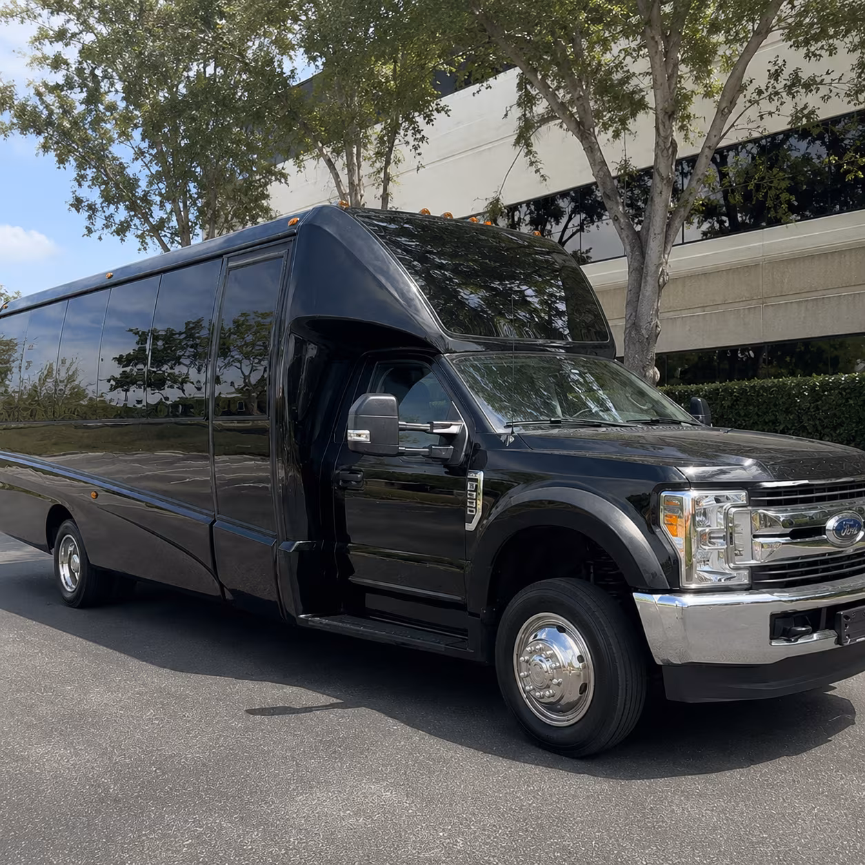 18 Passenger Party Bus Exterior
