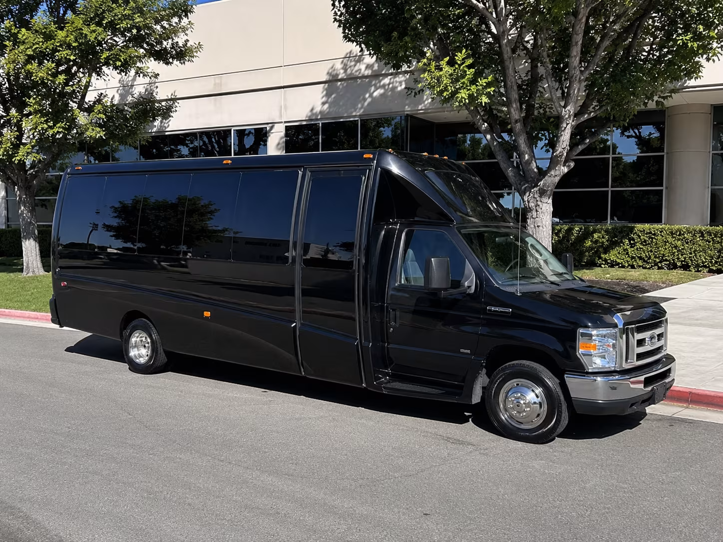Mobile Bachelor & Bachelorette Transportation