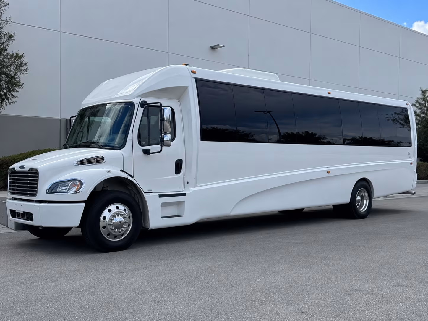 Kenner Winery Tour & Pub Crawl Transportation